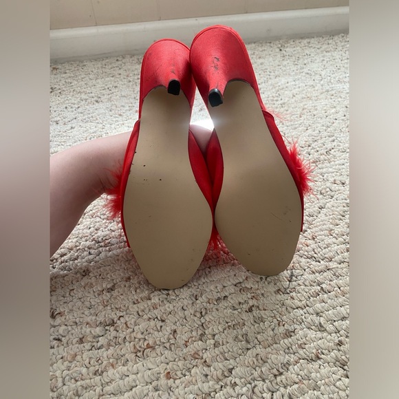 Fredrick’s of Hollywood slip on kitten heels - Picture 2 of 4